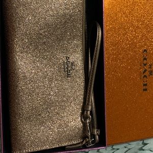 (Original) COACH wristlet Never used